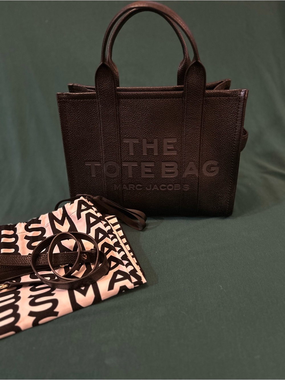 Marc Jacobs Black The ToteBag Leather Medium